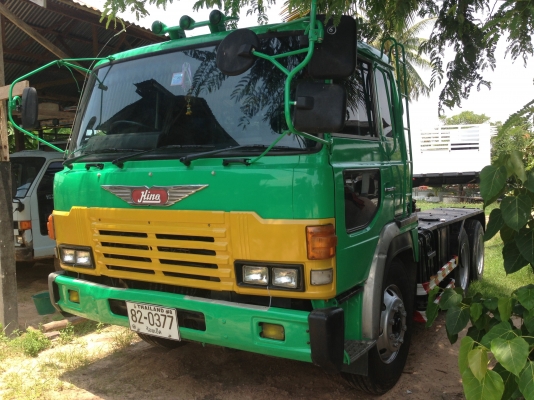 HINO SS 360 HP K13C 24V TURBO รถสิบล้อหัวลาก 2 เพลา หางพ่วง 2 เพลา กระบะเหล็กแผ่นเรียบยาว 8 เมตรสภาพสวยจัด เครื่องแน่นดีแรงดีมากๆไม่มีเยิ่มเลย ภายในเก๋งคอนโซล,เรือนไมล์ครบพร้อม พวงมาลัยเพาเวอร์ ระบบเบรคทริ๊ปฟี้ ช่วงล่างแน่น ยางเรเดี่ยนสภาพดี 80\% พร้อมลา