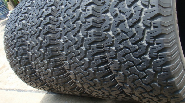 ขายยาง BF Goodrich Allterrain 33 12.5 r15 ปี11 สวยๆ ขายยาง BF Goodrich Allterrain 33 12.5 r15 ปี11 สวยๆ