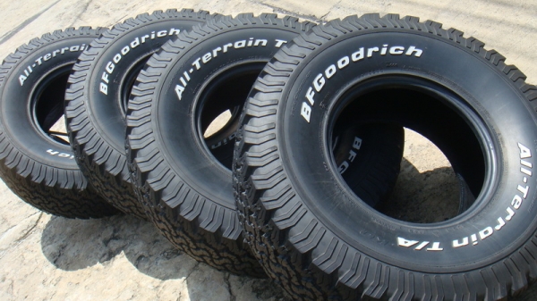 ขายยาง BF Goodrich Allterrain 33 12.5 r15 ปี11 สวยๆ ขายยาง BF Goodrich Allterrain 33 12.5 r15 ปี11 สวยๆ