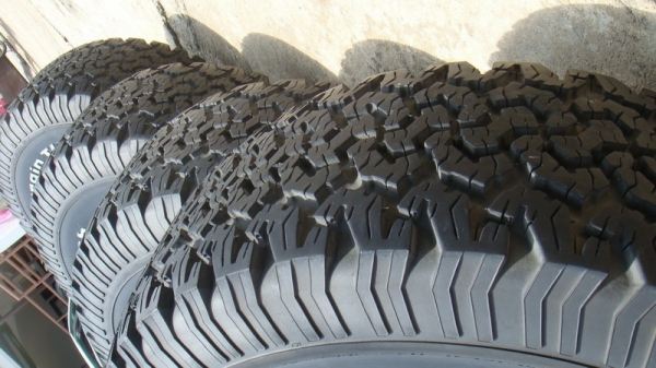 ขายยาง BF Goodrich Allterrain 33 12.5 r15 ปี11 สวยๆ ขายยาง BF Goodrich Allterrain 33 12.5 r15 ปี11 สวยๆ