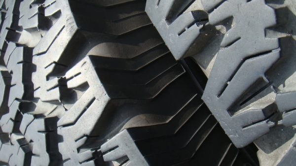 ขายยาง BF Goodrich Allterrain 33 12.5 r15 ปี11 สวยๆ