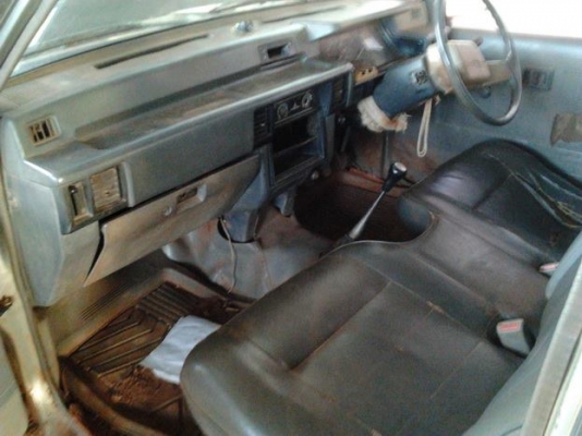 ***ขายแล้วครับขอบคุณ Truck2hand ขาย กระบะตอนเดียว MITSU L200 CYCLONE ปี35/92 เครื่องเดิม2.5 แห้งๆ แรงจริง ช่วงล่างแน่น คัสซีสวยไม่ผุไม่ดาม กระบะมีผุนิดๆ สีบาง หน้า-หลังเดิม มีผุตรงชายล่างกลางตัวด้านซ้ายรถ ยางดี4เส้น ภายในดี คอนโซลครบ พร้อมใช้ พร้อมลุยงาน