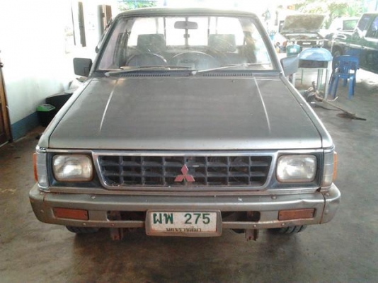 ***ขายแล้วครับขอบคุณ Truck2hand ขาย กระบะตอนเดียว MITSU L200 CYCLONE ปี35/92 เครื่องเดิม2.5 แห้งๆ แรงจริง ช่วงล่างแน่น คัสซีสวยไม่ผุไม่ดาม กระบะมีผุนิดๆ สีบาง หน้า-หลังเดิม มีผุตรงชายล่างกลางตัวด้านซ้ายรถ ยางดี4เส้น ภายในดี คอนโซลครบ พร้อมใช้ พร้อมลุยงาน