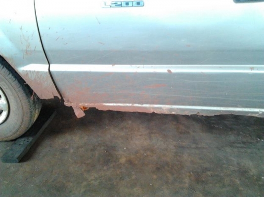 ***ขายแล้วครับขอบคุณ Truck2hand ขาย กระบะตอนเดียว MITSU L200 CYCLONE ปี35/92 เครื่องเดิม2.5 แห้งๆ แรงจริง ช่วงล่างแน่น คัสซีสวยไม่ผุไม่ดาม กระบะมีผุนิดๆ สีบาง หน้า-หลังเดิม มีผุตรงชายล่างกลางตัวด้านซ้ายรถ ยางดี4เส้น ภายในดี คอนโซลครบ พร้อมใช้ พร้อมลุยงาน