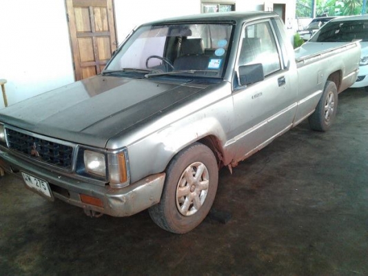 ***ขายแล้วครับขอบคุณ Truck2hand ขาย กระบะตอนเดียว MITSU L200 CYCLONE ปี35/92 เครื่องเดิม2.5 แห้งๆ แรงจริง ช่วงล่างแน่น คัสซีสวยไม่ผุไม่ดาม กระบะมีผุนิดๆ สีบาง หน้า-หลังเดิม มีผุตรงชายล่างกลางตัวด้านซ้ายรถ ยางดี4เส้น ภายในดี คอนโซลครบ พร้อมใช้ พร้อมลุยงาน