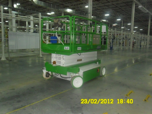 ขายรถกระเช้ามือสอง scissor lift JLG 2658E สูง 8 เมตร