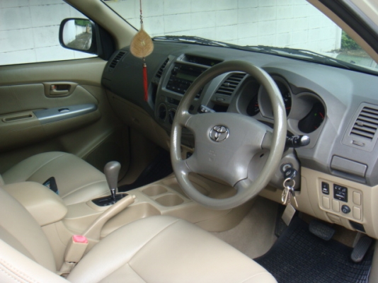 ขายถูก Vigo 2.7vvti SmartCab เกียออโต้ ติดLPGใต้ท้อง