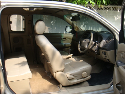 ขายถูก Vigo 2.7vvti SmartCab เกียออโต้ ติดLPGใต้ท้อง