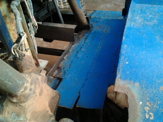 ***ขายแล้วครับขอบคุณ Truck2hand ขาย แต๋น 4ล้อ ช่วงล่างใหญ่ๆ แต๋นเครื่องKUBOTA ET11.5 เครื่องดี ติดง่าย แรงดี กรองใหญ่ เกียร์ใหญ่ของอีสุ85 คานหน้า 110 หลังเป็นเพลาลอย หัวขยายใหญ่แล้ว กระบคอกเหล็กยาว2.6ม.มีหลังคา ต่อคอกไม้อีก3ขั้นสภาพดีไม่ผุ  คัสซีหน้า4 พร้