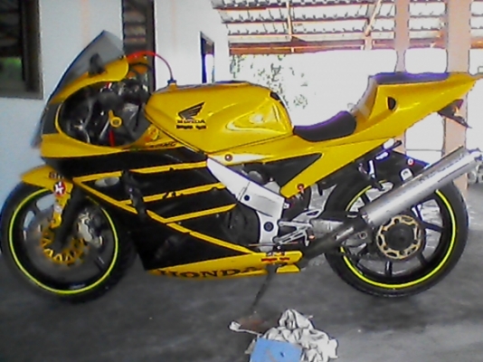 นี้น่ะครับอีกคัน vfr400  ที่ผมขายไปดูประวัติได้