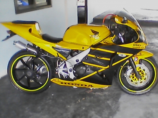 นี้น่ะครับอีกคัน vfr400  ที่ผมขายไปดูประวัติได้