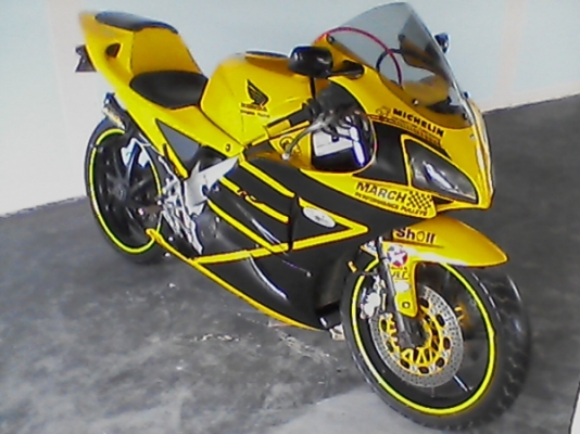 นี้น่ะครับอีกคัน vfr400  ที่ผมขายไปดูประวัติได้