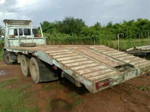 Isuzu สิบล้อ Rocky 2 เพลา FVZ ปี 33 พื้นเรียบท้ายลาด เบรกจิ๊ฟฟี่ เพาเวอร์ เครื่อง 175 ช่วงล่างใหญ่ คานพื้นเรียบ เหล็กตัว I  820,000