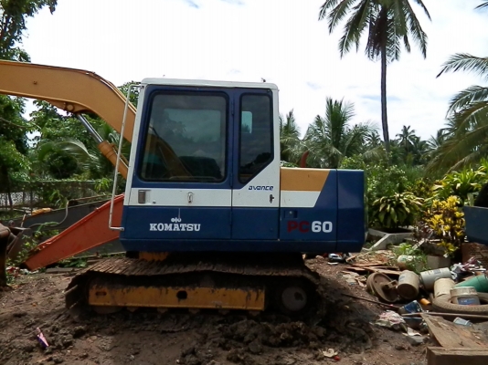 KOMATSU PC60-6 เก่านอก ใส่บูมยาว 9เมตรไฟฟ้ามีครบ KOMATSU PC60-6 เก่านอก ใส่บูมยาว 9เมตรไฟฟ้ามีครบ