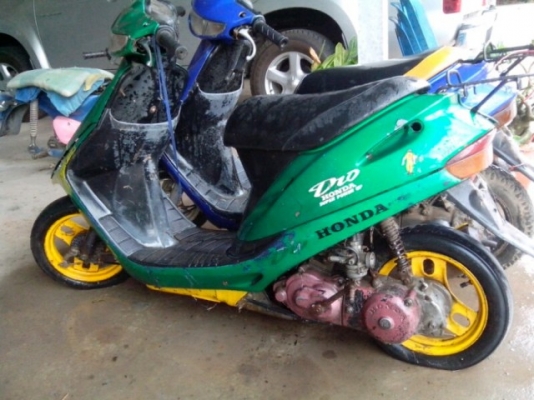 ขาย YAMAHA DIO  คันละ  3500  บาท  สวยๆ อยู้ร้อยเอ็ด