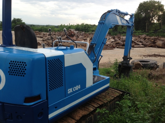 ขายแบคโฮเล็ก ขายแบคโฮเล็ก