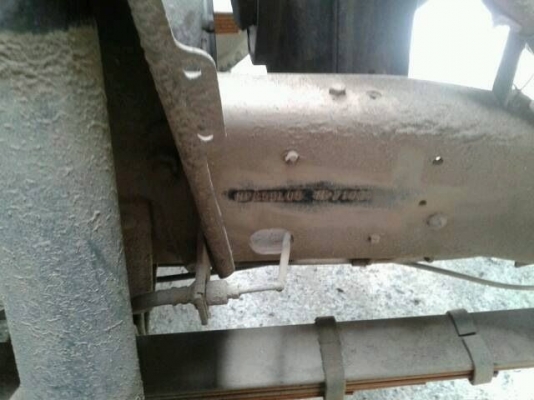 รถอิซูซุ 6 ล้อ รั่ว 115 แรงม้า ปี 36  สนใจติดต่อ 081 - 6079515