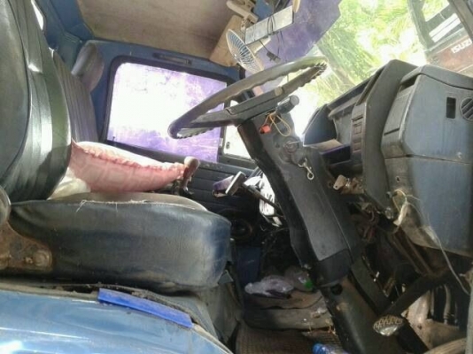 รถอิซูซุ 6 ล้อ รั่ว 115 แรงม้า ปี 36  สนใจติดต่อ 081 - 6079515