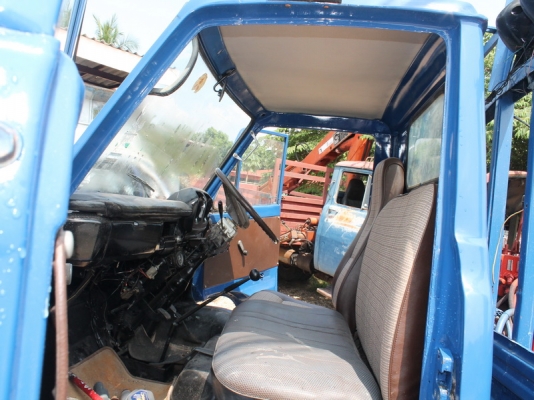 ขายชุดยกใส่รถ 6 ล้อ ได้ทุกรุ่นครับ เป็นระบบไฮดรอลิกครับครบชุดเลย