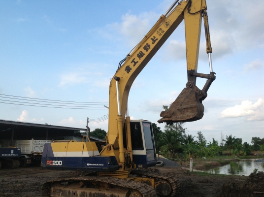 ขาย KOMATSU PC200-5 (ซื้อเก่าญี่ปุ่นมาปีกว่า) สภาพเดิมสุดๆ สวยจัด สนใจติดต่อโดยตรง 081-4283210