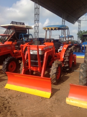 ขายรถไถคูโบต้า L3408 ใช้งานเพียง 1,300 ซม. มีใบมีดคานโค้งหน้า โลตาลี่โชคชัย สภาพสายมาก