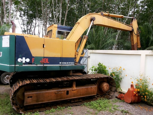 komatsu  รถคีบไม้