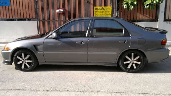 ขายซีวิคเตารีดEH9ตัวนอก เครื่องVTEC1.6หัวฉีด เกียร์ธรรมดา