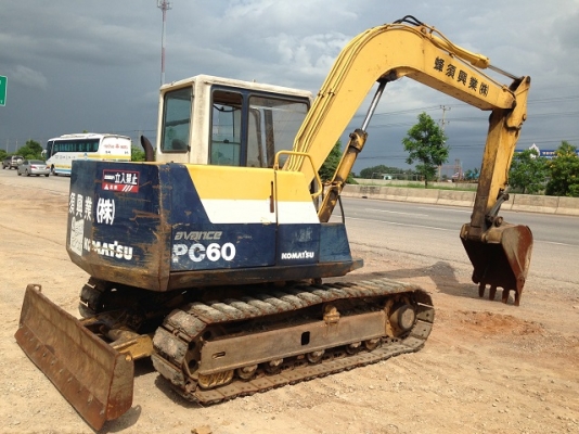 ขายรถแบคโฮ KOMATSU PC60-6 นำเข้าจากญิ่ปุ่น มีVDO ให้ชมครับ ติดต่อ 081-2990958