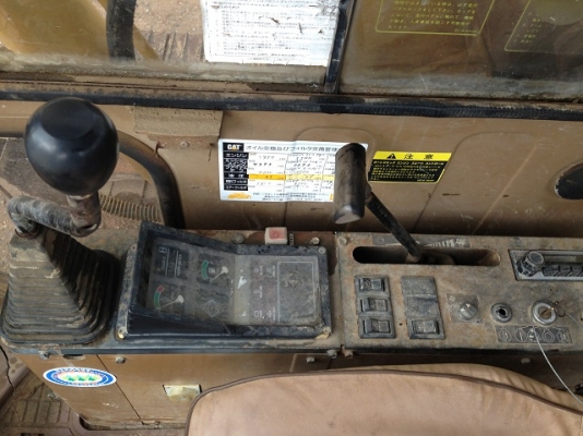 ขายรถแบคโฮ CAT E70 นำเข้าจากญิ่ปุ่น มีVDO (เท่า PC60-5) ปั้มนิ้ว ให้ชม ติดต่อ 081-2990958