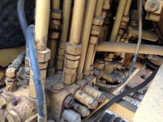 ขายรถแบคโฮ CAT E70 นำเข้าจากญิ่ปุ่น มีVDO (เท่า PC60-5) ปั้มนิ้ว ให้ชม ติดต่อ 081-2990958