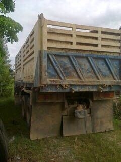 รถอีซูซุ 10 ล้อดั้ม 300 แรงม้า ปี 53  สนใจติดต่อ 081 - 6079515