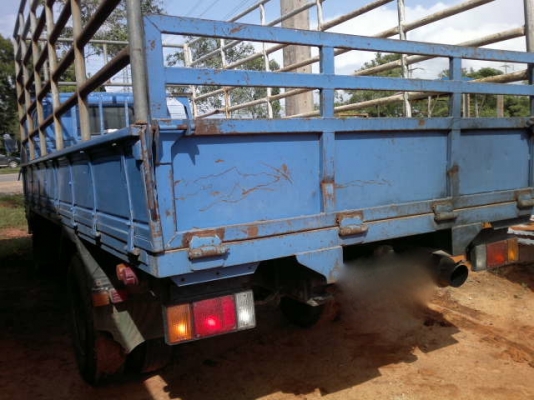 รถอิซูซุ 6 ล้อ รั่ว 115 แรงม้า  สนใจติดต่อ 081 - 6079515