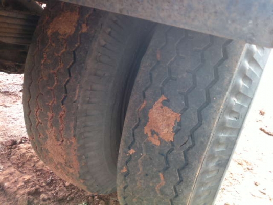 รถอิซูซุ 6 ล้อ รั่ว 115 แรงม้า  สนใจติดต่อ 081 - 6079515