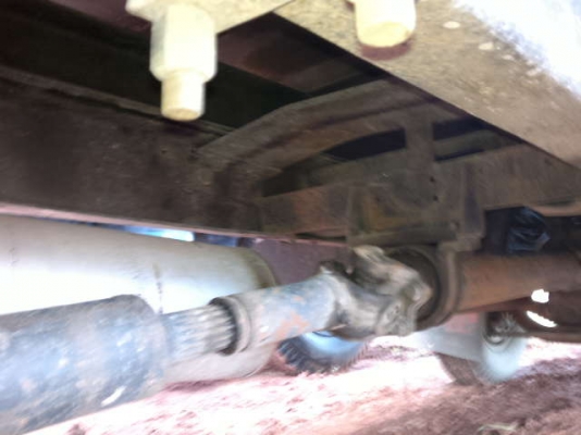 รถอิซูซุ 6 ล้อ รั่ว 115 แรงม้า  สนใจติดต่อ 081 - 6079515