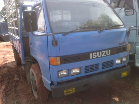 รถอิซูซุ 6 ล้อ รั่ว 115 แรงม้า  สนใจติดต่อ 081 - 6079515
