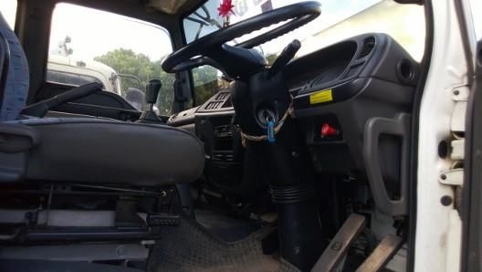 รถอิซูซุ 10 ล้อ หัวลาก  320 แรงม้า ปี 50  ( รถวิ่ง 130,000 กม. )  สนใจติดต่อ 081 - 6079515