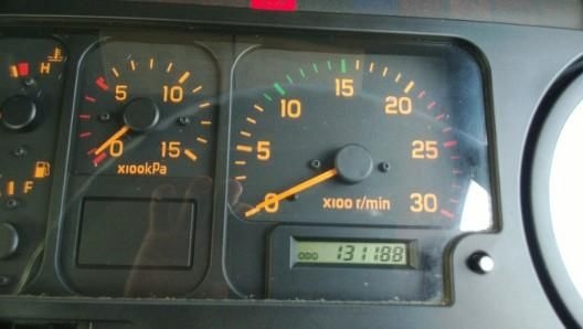 รถอิซูซุ 10 ล้อ หัวลาก  320 แรงม้า ปี 50  ( รถวิ่ง 130,000 กม. )  สนใจติดต่อ 081 - 6079515