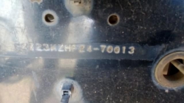 รถอิซูซุ 10 ล้อ หัวลาก  320 แรงม้า ปี 50  ( รถวิ่ง 130,000 กม. )  สนใจติดต่อ 081 - 6079515