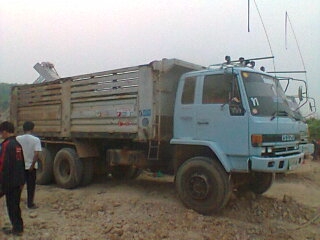 ขายด่วน  อีซูซุ  ROCKY  FXZ  210 สิบล้อสองเพลาดั้มพ์