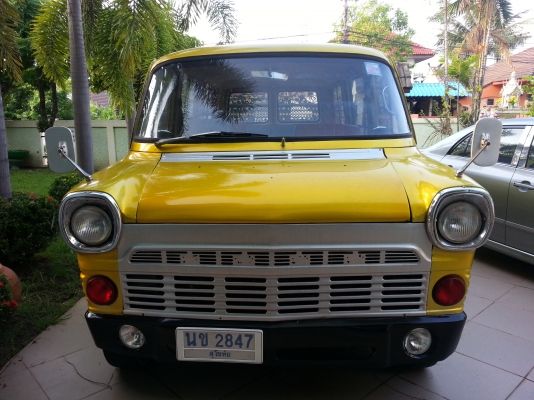 ขายรถตู้ Ford Transit ปี 1974 สภาพดีพร้อมใช้งาน