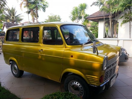 ขายรถตู้ Ford Transit ปี 1974 สภาพดีพร้อมใช้งาน