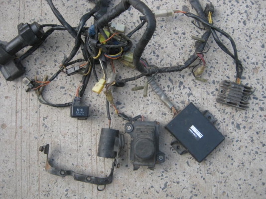 ขาย ชุดกล่อไฟ Ts 200 ราคา 1800 บาท โทร 089-6291500