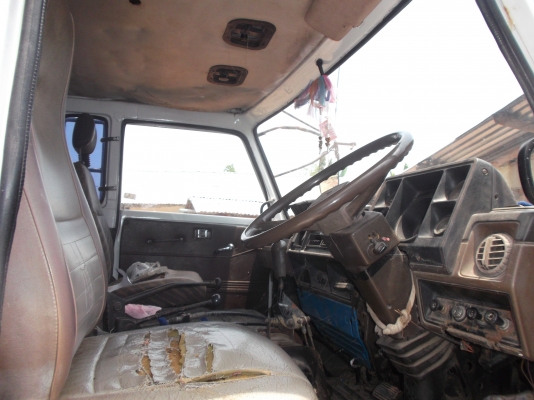 ขายด่วนรถสิบล้อจับโบ้2เพลาดรั้มวางเครือง6SA1#210แรงม้า