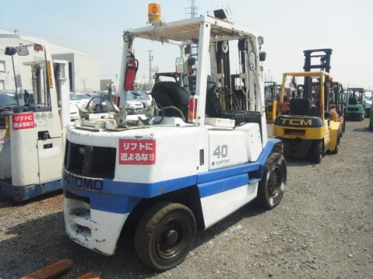 ขายฟอร์คลิฟต์ SUMITOMO FG40PV AT เครื่อง V6 แรงสั่งได้ ++เสา FULL FREE  5 M ,SIDE SHIP , ใช้งาน 2 ระบบ GAS/LPG   ขอบคุณมากครับอู่ช่างเย็น  ที่มั่นใจในคุณภาพและบริการหลังการขายของเราครับ