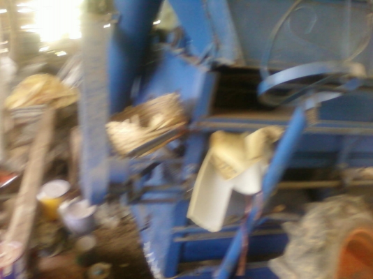 ขายเครื่องสีข้าวเกษตรพัฒนา รุ่นใหญ่ 5ฟุต ใส่รถFORD