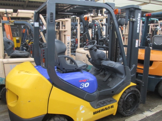 ขายฟอร์คลิฟต์ KOMUTSU FG30 เกียร์ AT  เสา 3 M  สภาพนางฟ้า ใช้งานมาแค่ 338 ช.ม   ขอบคุณมากครับพี่ปราโมทย์ กทม.  สภาพสวยสุดของรุ่นนี้ครับ ++ เดิมแท้จากญี่ปุ่น   สีเดิมและตัวถังสภาพเดิมจากญี่ปุ่น (รับประกันเครื่องยนต์ 3 เดือน จัดส่งฟรีทั่วประเทศ)