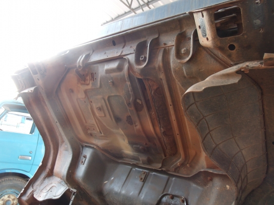 ขายรถหกล้อ ISUZU NPR57L เครื่อง 4BC2 ฝาดำ ปี 47 ขายรถหกล้อ ISUZU NPR57L เครื่อง 4BC2 ฝาดำ ปี 47