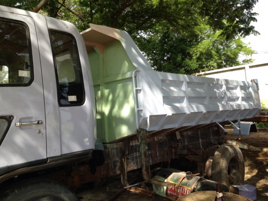 Hino KR300 หกล้อใหญ่ ดั้มกระบะท้องเรือ หัวสิงห์ไฮเทค