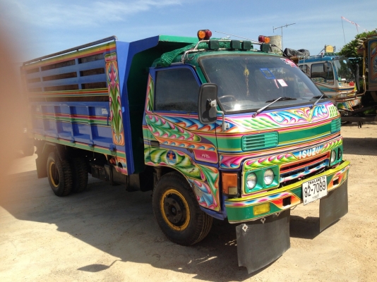 อีซูซุ 6 ล้อ KS (หัวแตงโม) เครื่อง 110 ดั้ม ทะเบียนเอกสารพร้อมโอน