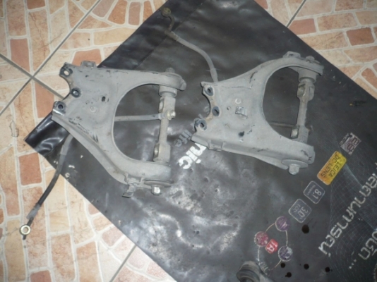 ปีกนกบน isuzu d-max 4wd ข้างละ 700